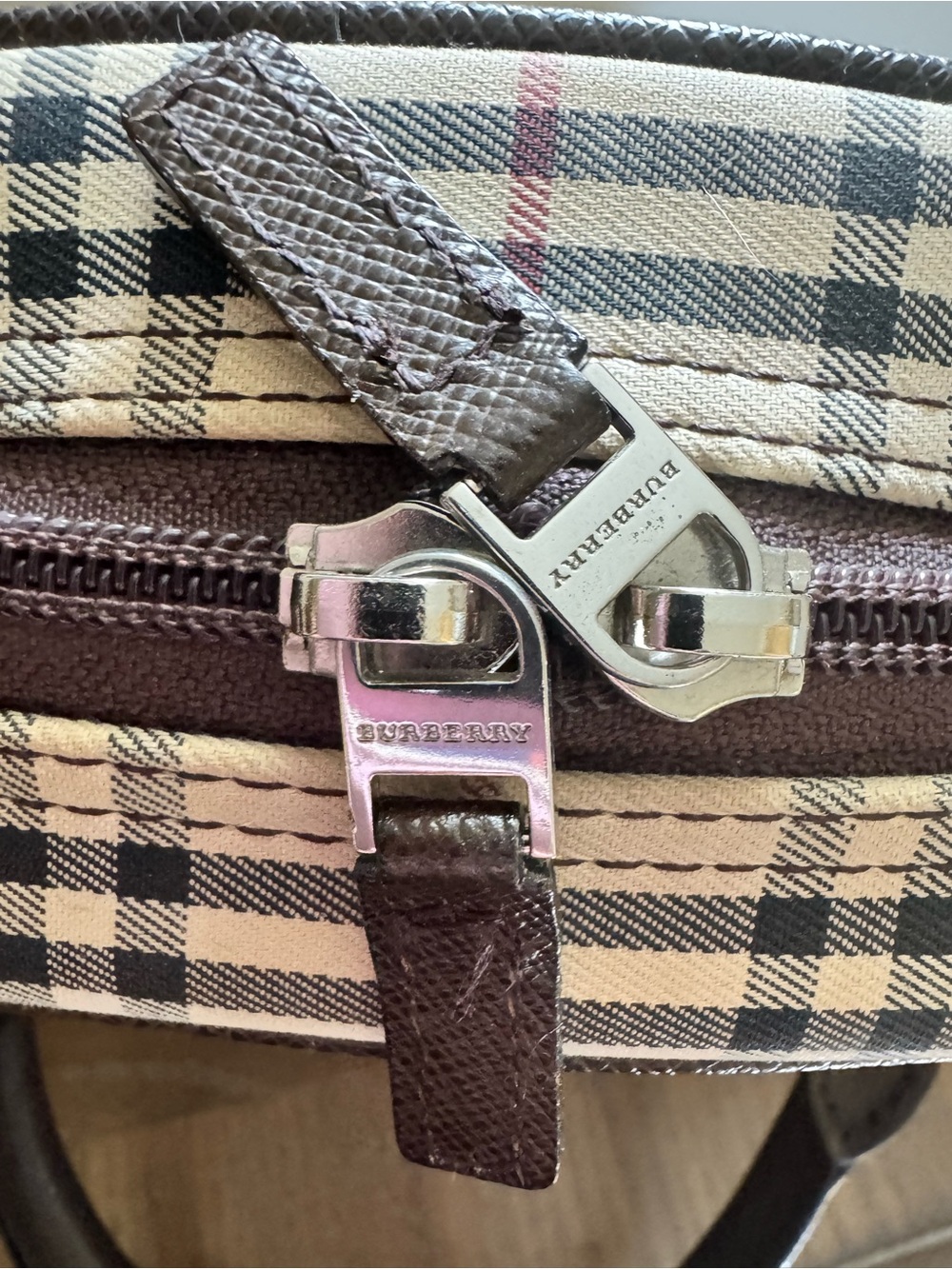 Vintage Burberry Beige Plaid Satchel with Brown Leather Handles - Picture 5 of 12